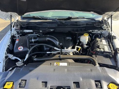 Used 2017 RAM 1500 Express w/ Express Value Package RWD image 12