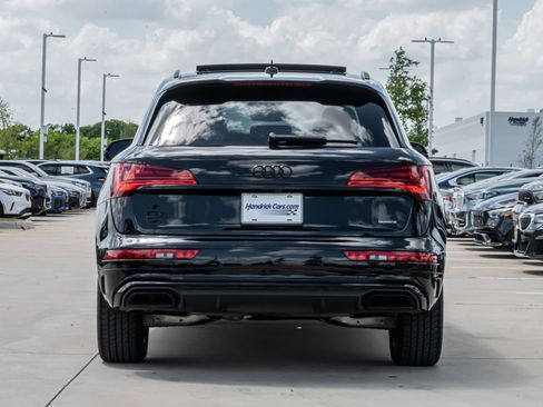Used 2024 Audi Q5 2.0T Premium w/ Summer of Audi Package image 8