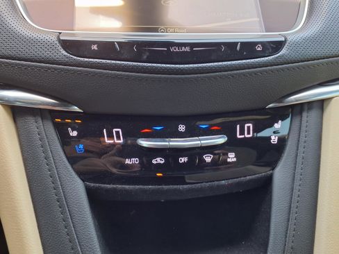 Used 2019 Cadillac XT5 Premium Luxury w/ Driver Assist Package FWD image 22