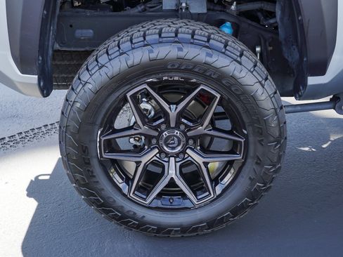 Certified 2025 Toyota Tacoma TRD Off-Road w/ TRD Off Road Upgrade Package AWD/4WD image 11