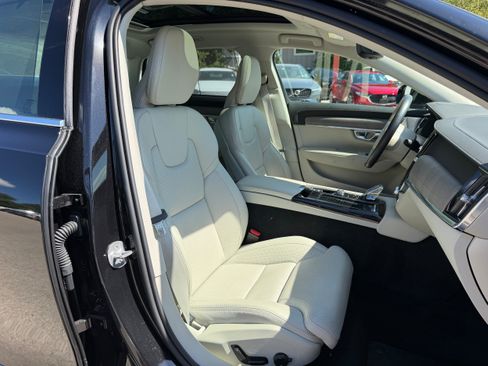Certified 2024 Volvo S90 T8 Ultimate AWD/4WD image 10