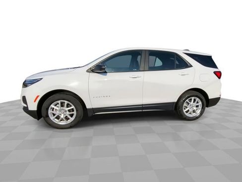 Used 2023 Chevrolet Equinox LS image 7
