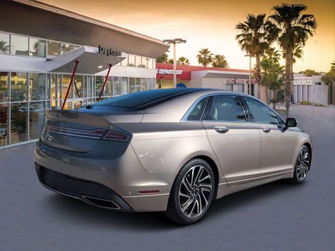 Used 2020 Lincoln MKZ Reserve w/ Luxury Package FWD image 3