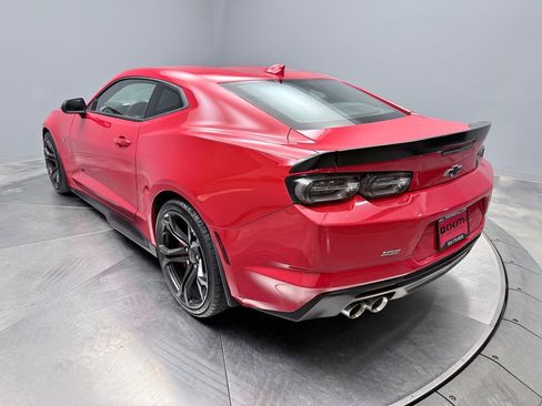 Used 2019 Chevrolet Camaro SS RWD image 6