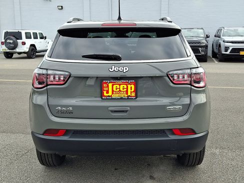 Used 2023 Jeep Compass Latitude w/ Sun and Sound Group image 5