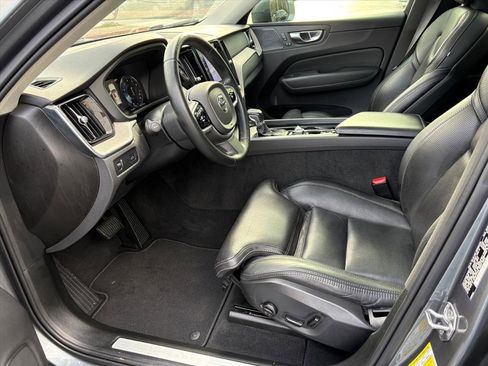 Used 2021 Volvo XC60 T5 Inscription w/ Protection Package Premier image 17