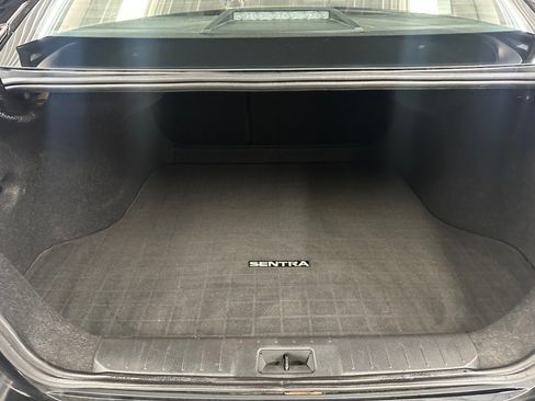 Used 2023 Nissan Sentra SR w/ SR Premium Package FWD image 24