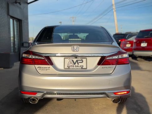 Used 2017 Honda Accord Sport image 3