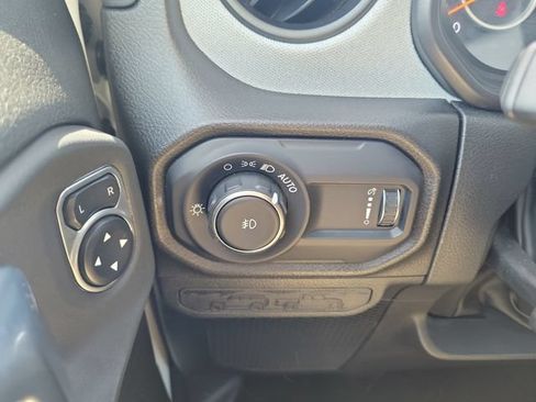 Used 2025 Jeep Wrangler Unlimited Sport AWD/4WD image 21