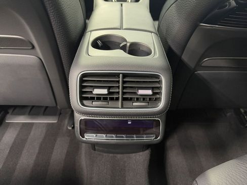 Used 2024 Mercedes-Benz GLS 580 4MATIC image 29