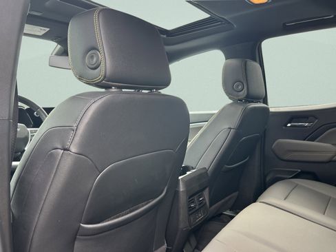 Used 2024 Chevrolet Colorado ZR2 w/ ZR2 Convenience Package III image 16