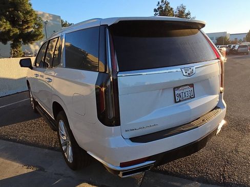 Used 2024 Cadillac Escalade Luxury image 8