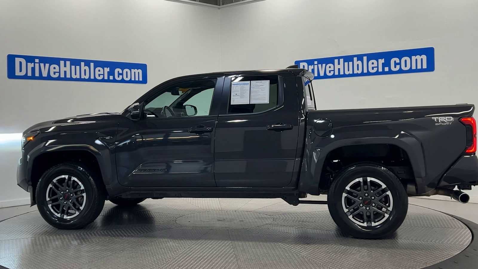 Used 2024 Toyota Tacoma TRD Sport w/ TRD Sport Upgrade Package AWD/4WD image 9