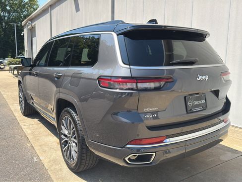 Used 2025 Jeep Grand Cherokee L Summit AWD/4WD image 5