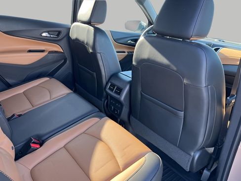 Used 2018 Chevrolet Equinox Premier image 32