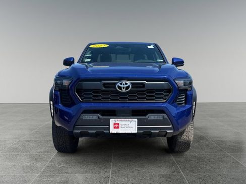 Used 2024 Toyota Tacoma TRD Off-Road w/ TRD Off Road Upgrade Package AWD/4WD image 9