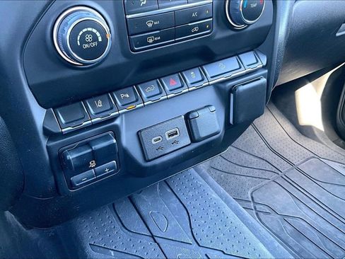 Used 2024 Chevrolet Silverado 2500 Custom w/ Custom Value Package image 33