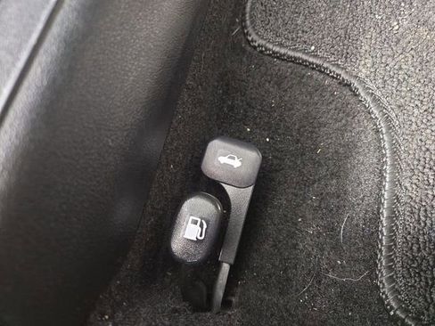 Certified 2025 Kia K4 LXS image 30