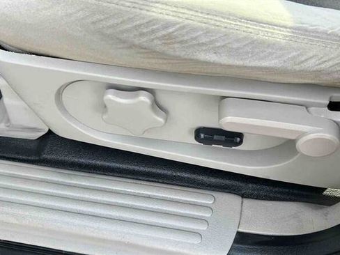 Used 2007 Ford Explorer Sport Trac XLT image 24