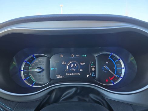 Used 2018 Chrysler Pacifica Limited w/ Advanced Safetytec Group image 32