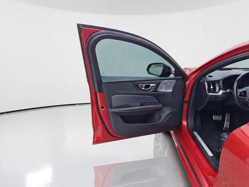 Used 2019 Volvo S60 T6 R-Design AWD/4WD image 13