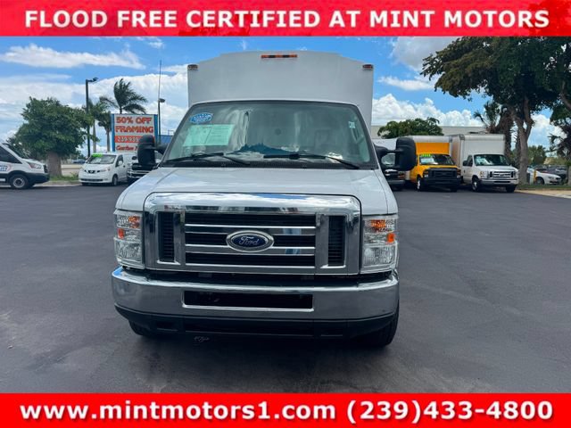 Used 2015 Ford E-350 and Econoline 350 Super Duty w/ Power Windows & Locks Group RWD image 13