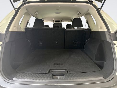 Used 2023 Nissan Rogue SV image 18