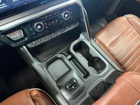 Used 2024 GMC Sierra 3500 Denali Ultimate image 33