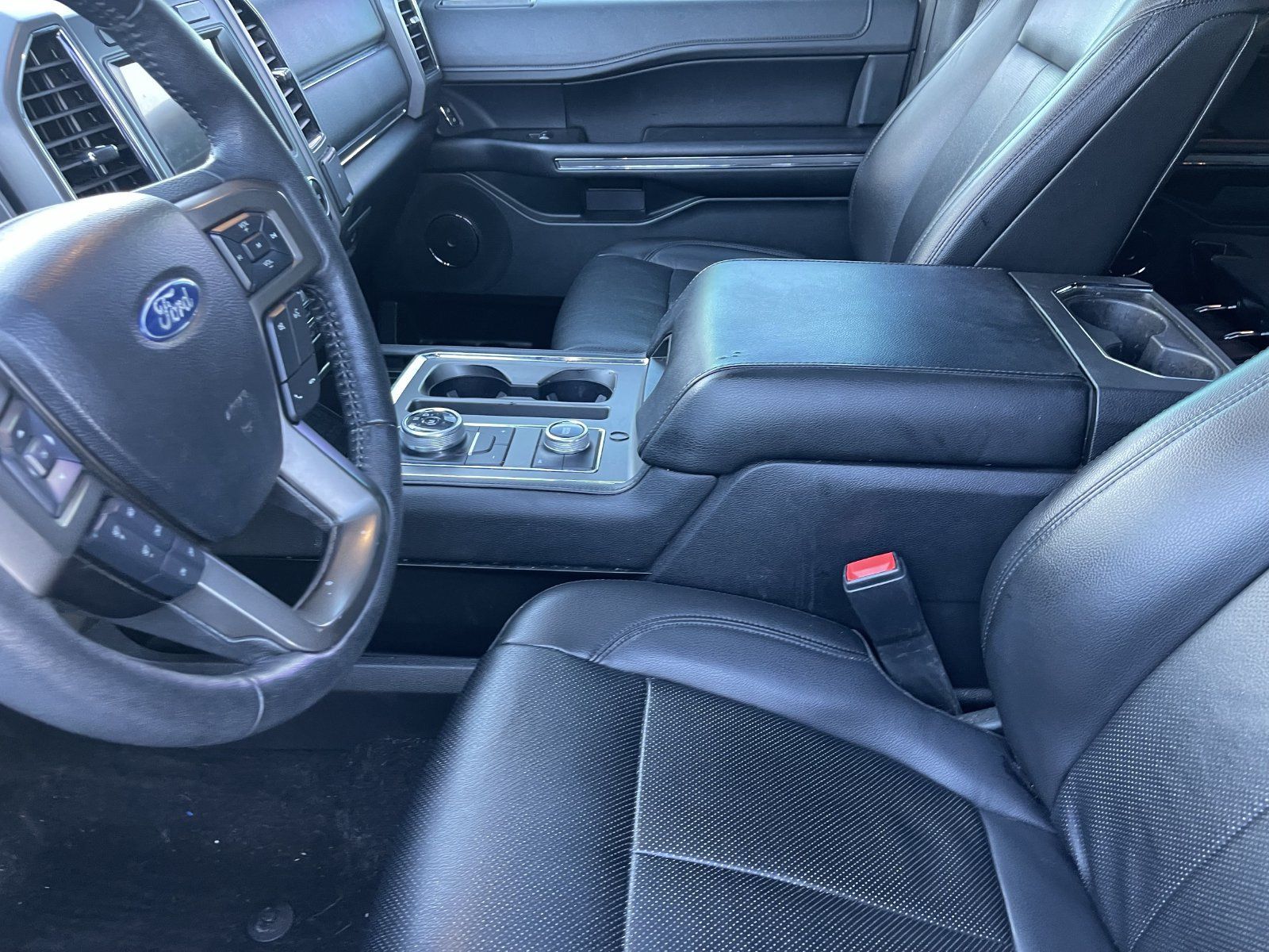 Used 2020 Ford Expedition XLT w/ Equipment Group 202A AWD/4WD image 12