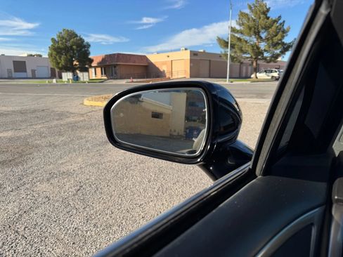 Used 2017 Ford Fusion SE w/ Fusion SE Technology Package image 24