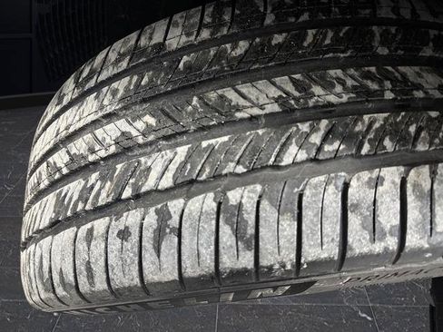 Used 2025 Genesis GV80 2.5T Prestige image 38