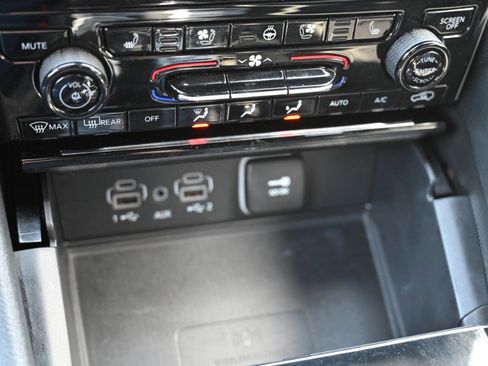 Used 2024 Jeep Grand Cherokee L Limited w/ Luxury Tech Group II image 32