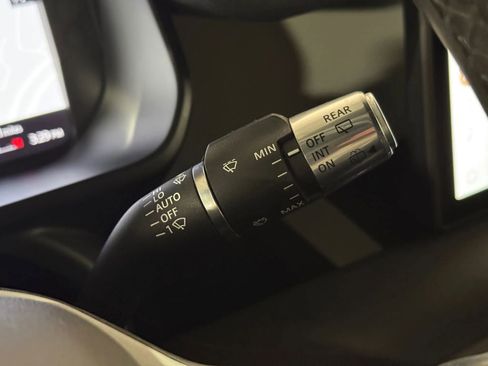 Used 2022 Land Rover Defender 110 S image 25