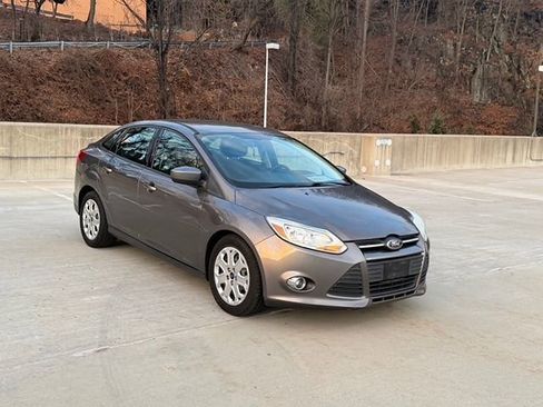 Used 2012 Ford Focus SE image 3