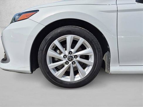 Used 2022 Toyota Camry LE FWD image 9