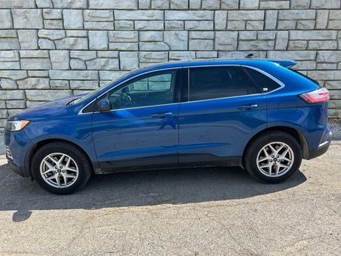 Used 2024 Ford Edge SEL w/ Convenience Package AWD/4WD image 3
