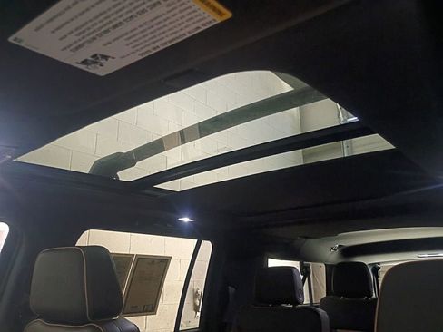 Used 2023 GMC Yukon XL AT4 image 16