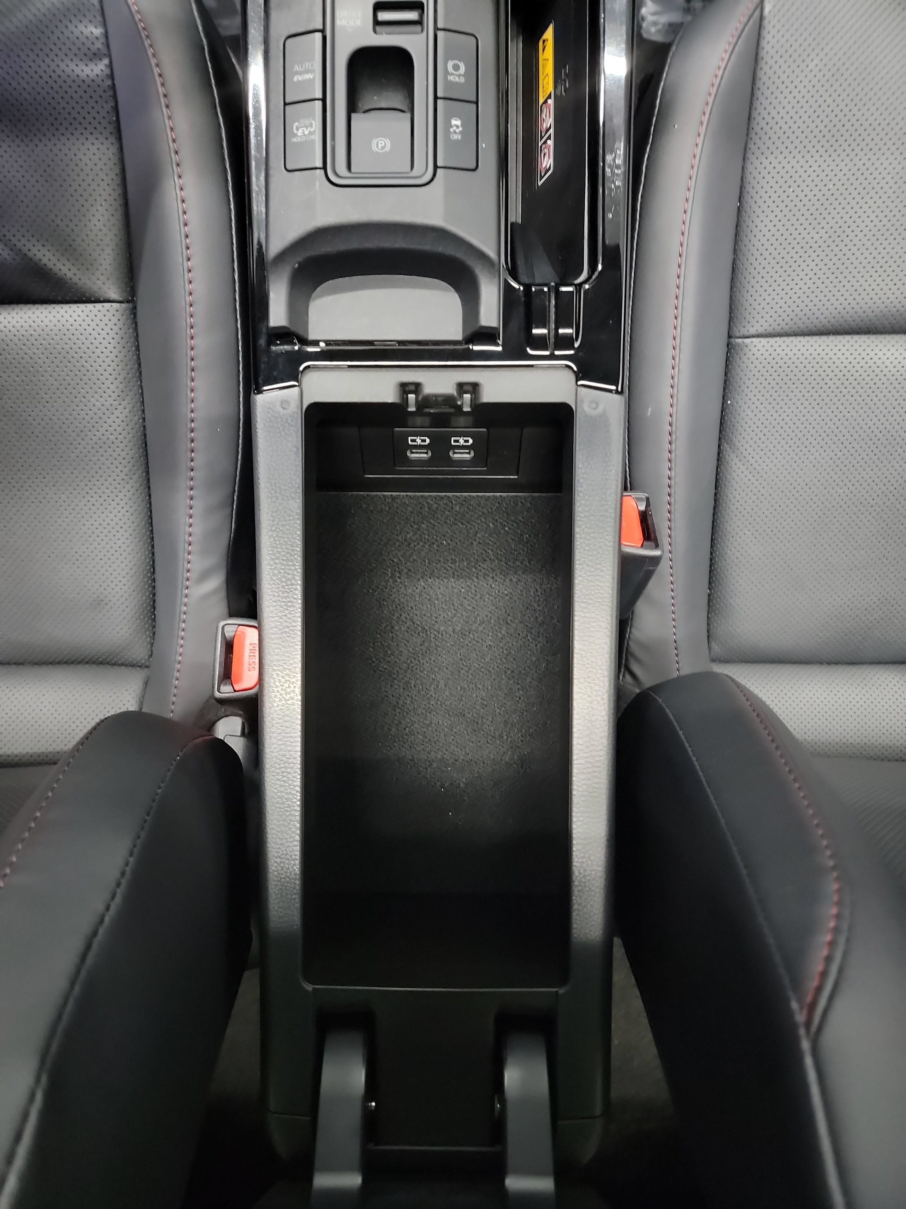 Used 2023 Toyota Prius Prime Premium FWD image 29