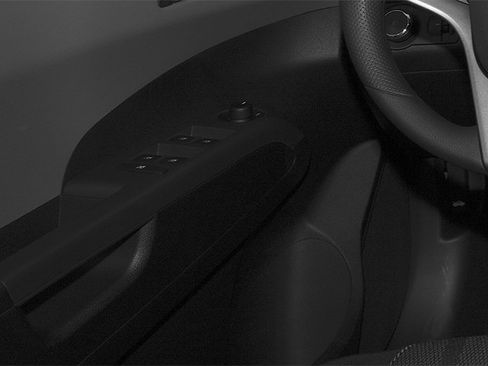 Used 2013 Chevrolet Sonic LT FWD image 15
