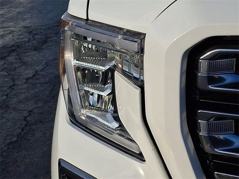 Used 2020 GMC Sierra 1500 AT4 w/ Off-Road Performance Package image 9