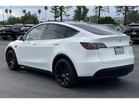Used 2025 Tesla Model Y Long Range AWD/4WD image 4