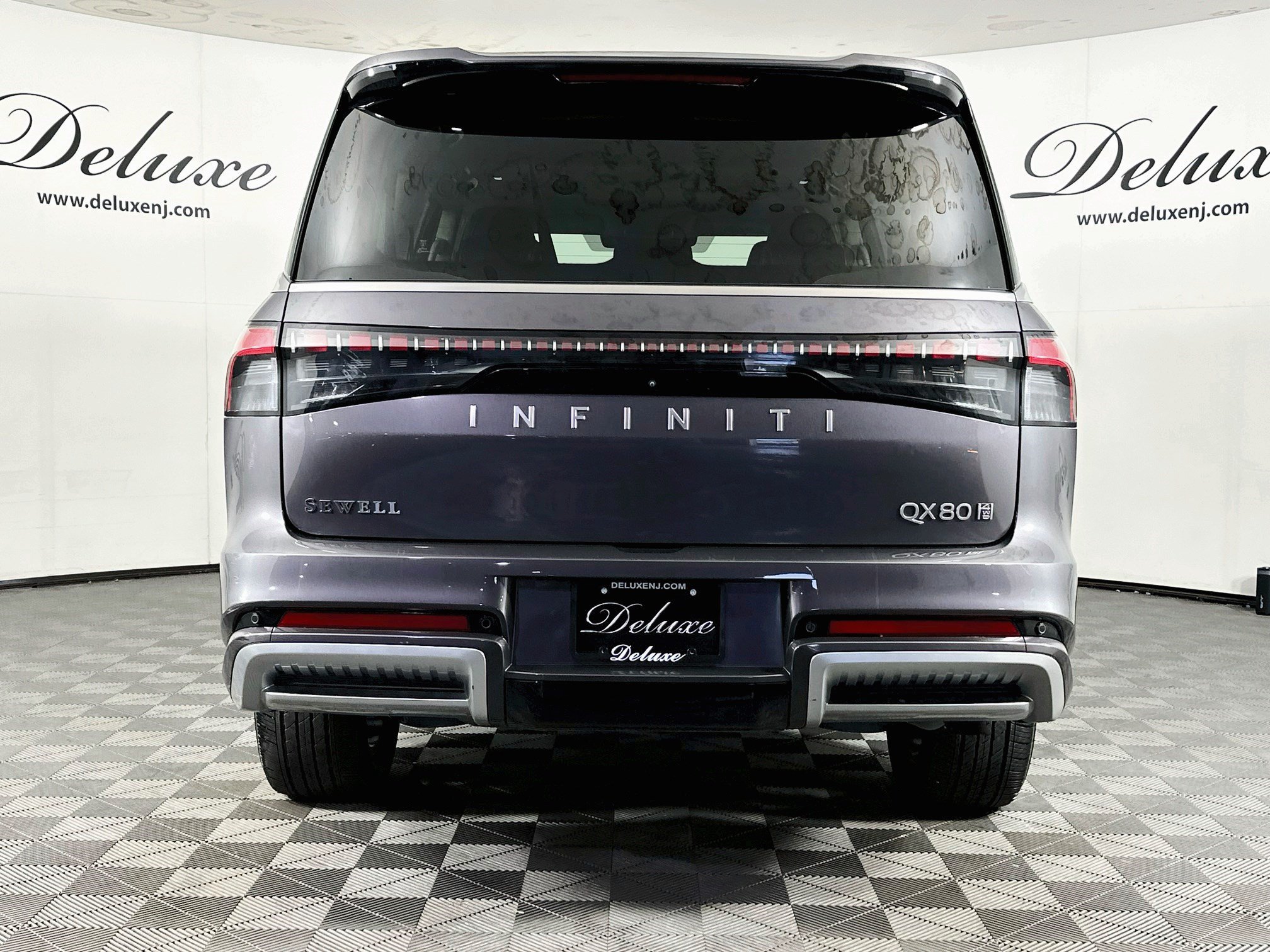 Used 2025 INFINITI QX80 Luxe AWD/4WD image 5