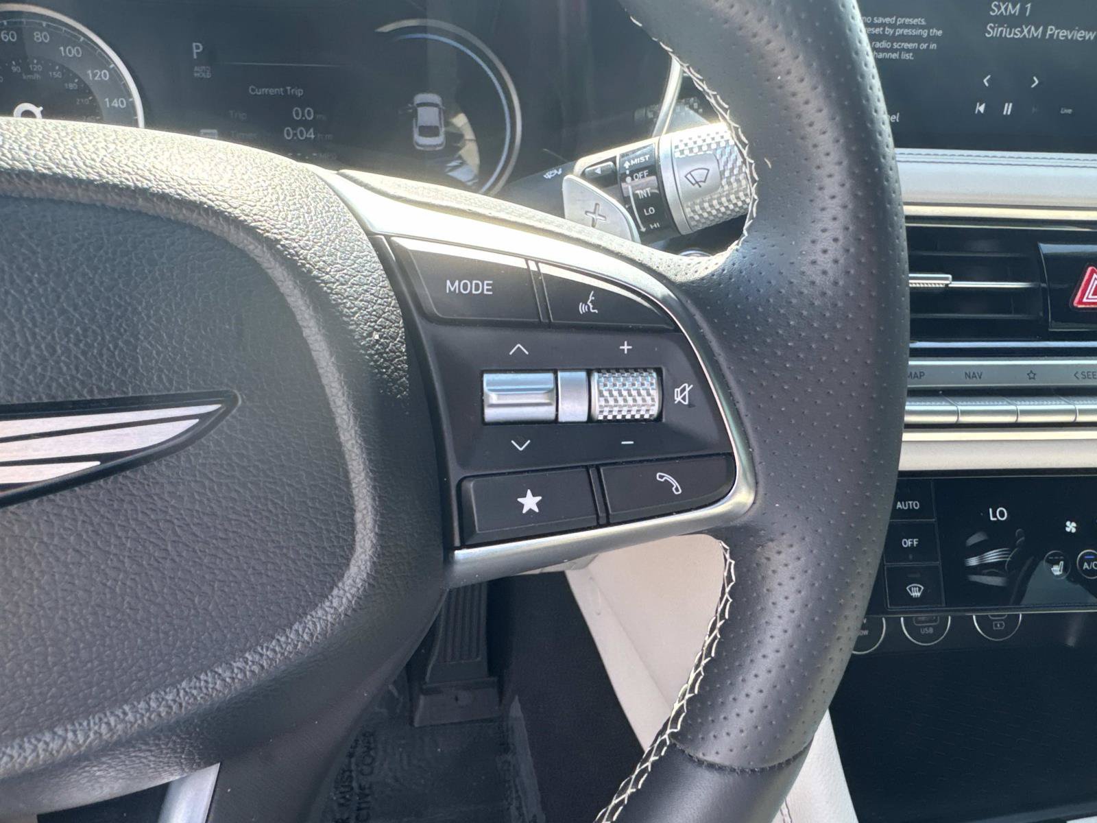 Used 2025 Genesis G70 2.5T RWD image 22