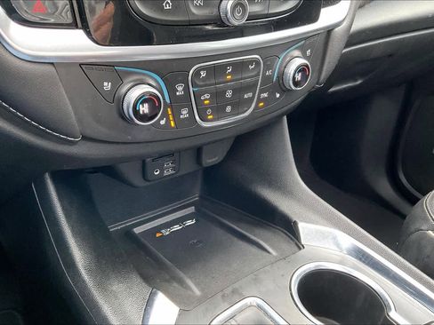 Used 2021 Chevrolet Traverse High Country image 34