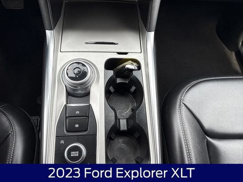 Used 2023 Ford Explorer XLT w/ Equipment Group 202A AWD/4WD image 25