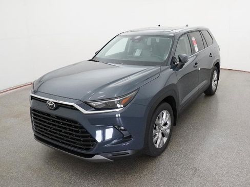 New 2026 Toyota Grand Highlander FWD image 3