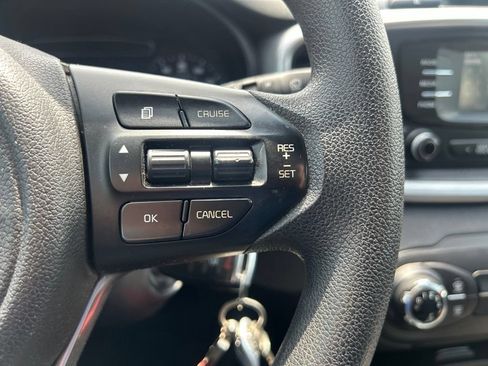Used 2017 Kia Sorento AWD image 19
