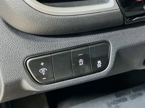 Certified 2025 Kia Seltos S image 10