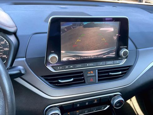 Used 2024 Nissan Altima 2.5 SR image 25