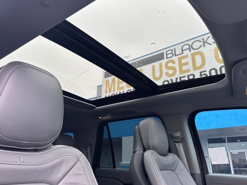 Used 2019 Lincoln Navigator Reserve image 18